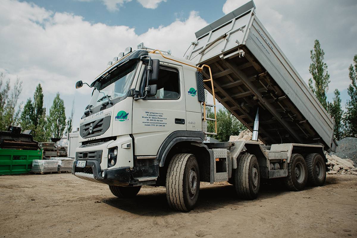 Volvo 460 E5 | MV Přeprava – nákladní přeprava, demoliční práce, zemní práce, zpracování odpadu